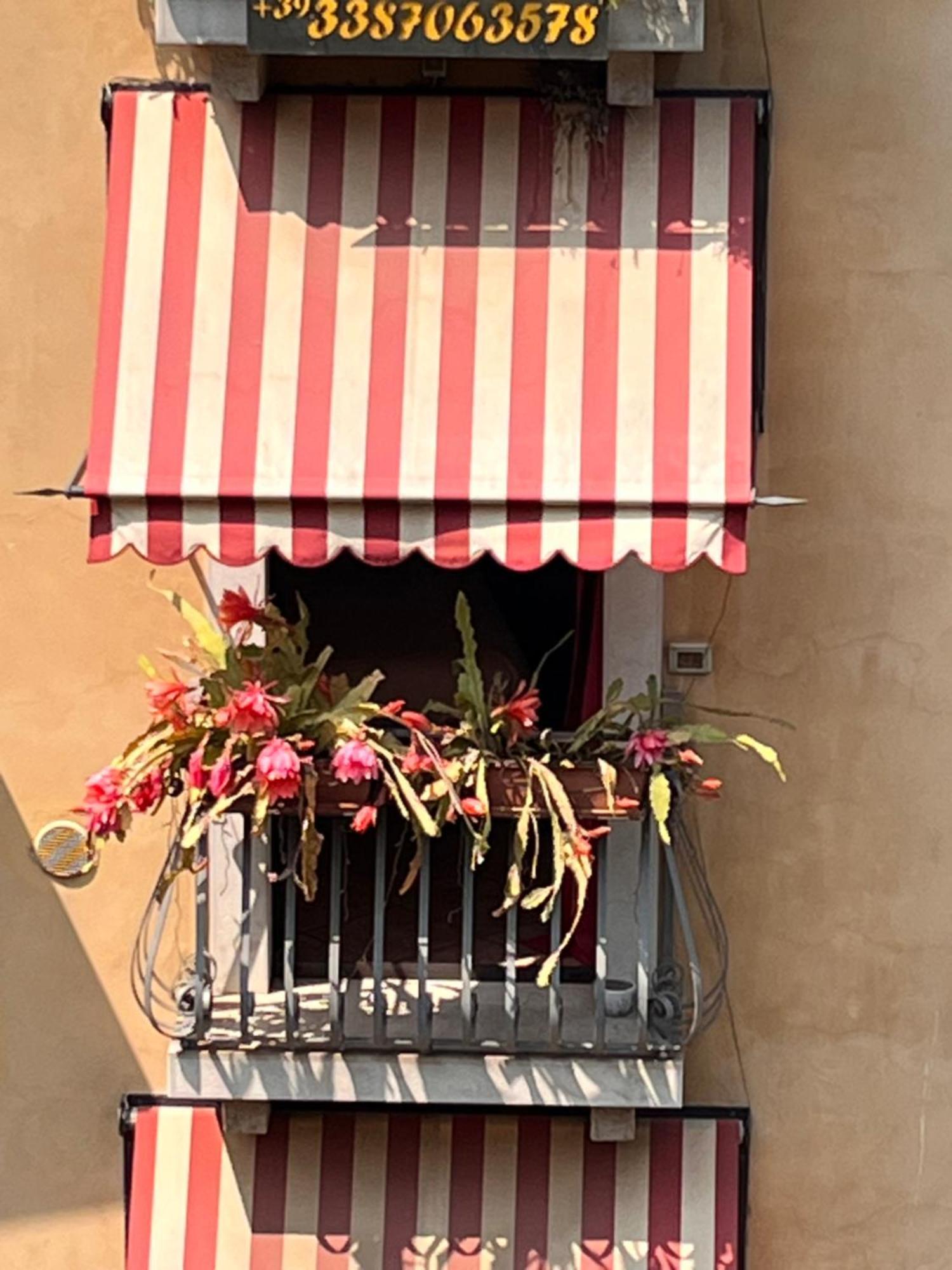 The Tower Of The Old King Bed & Breakfast Desenzano del Garda Exterior photo