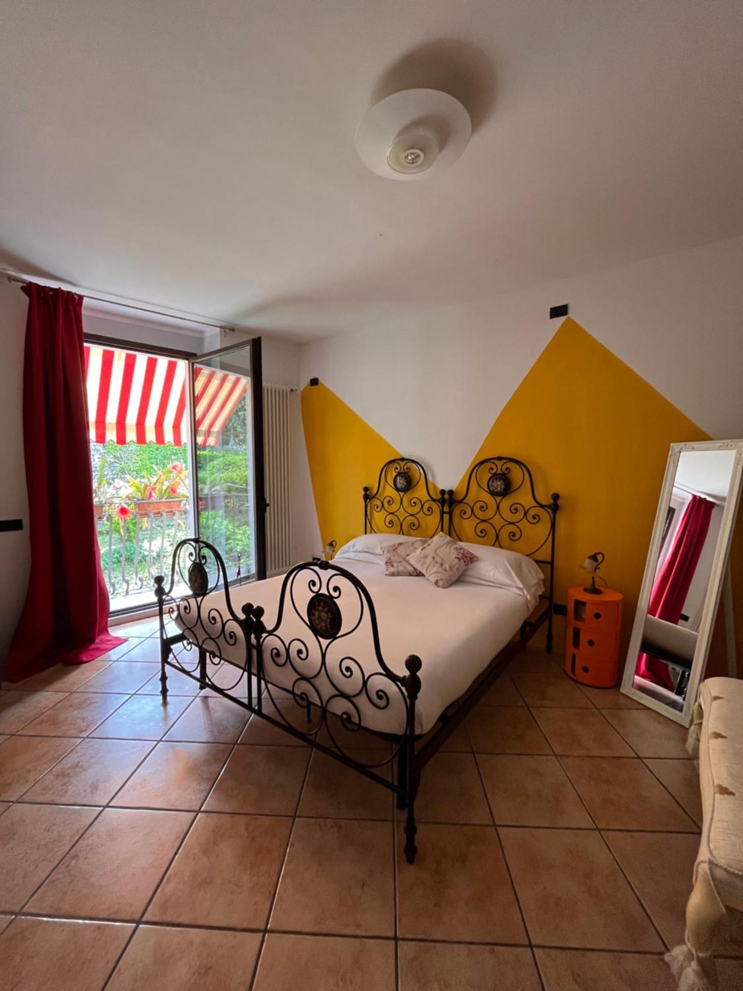 The Tower Of The Old King Bed & Breakfast Desenzano del Garda Exterior photo