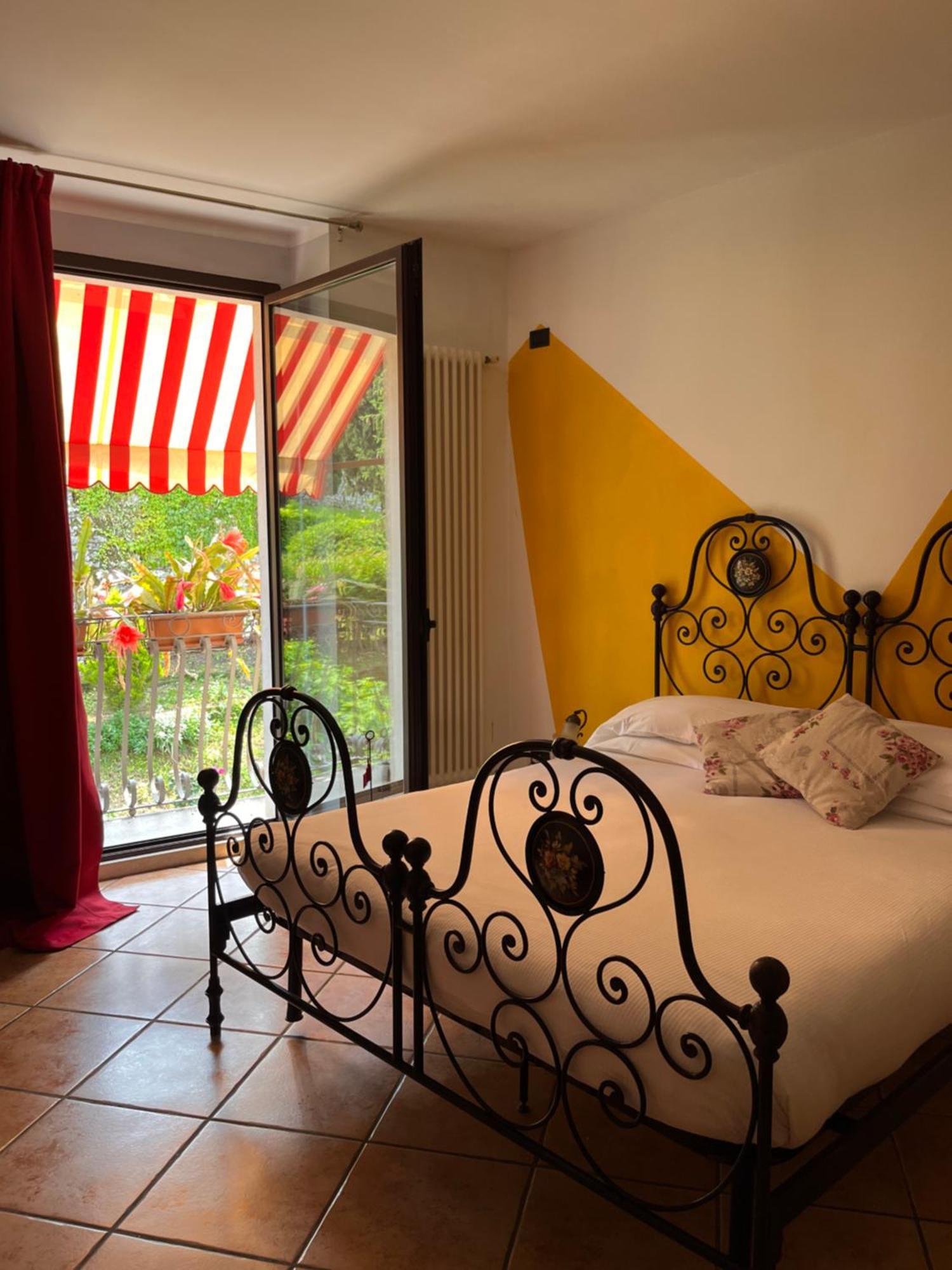 The Tower Of The Old King Bed & Breakfast Desenzano del Garda Exterior photo
