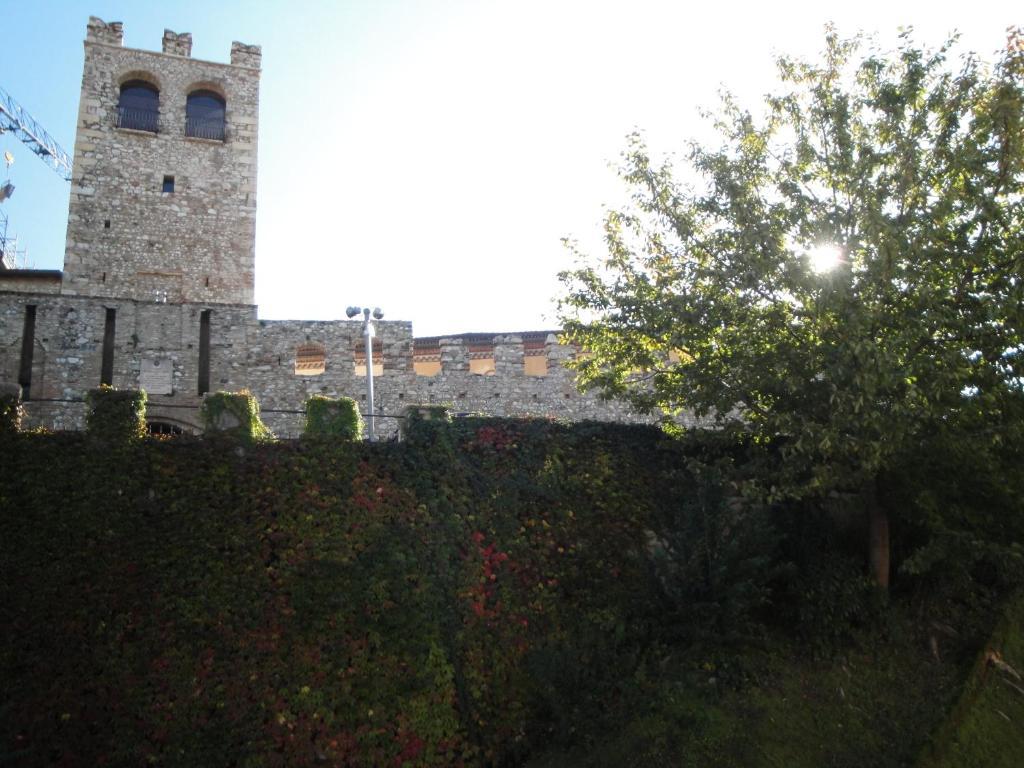 The Tower Of The Old King Bed & Breakfast Desenzano del Garda Room photo